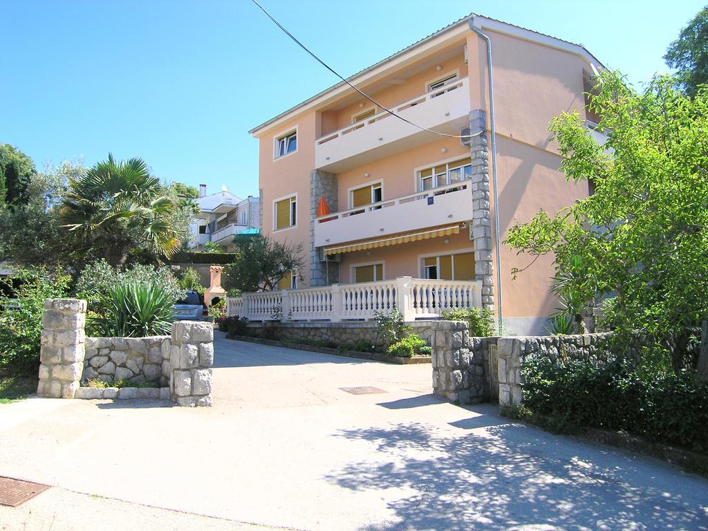 Apartment Julija Крк Екстер'єр фото