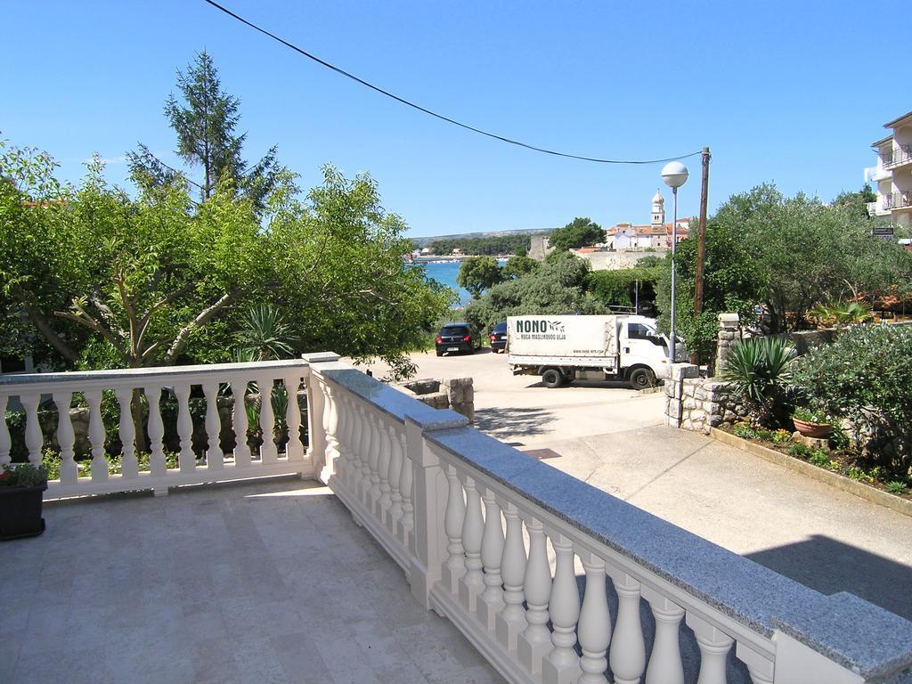 Apartment Julija Крк Екстер'єр фото